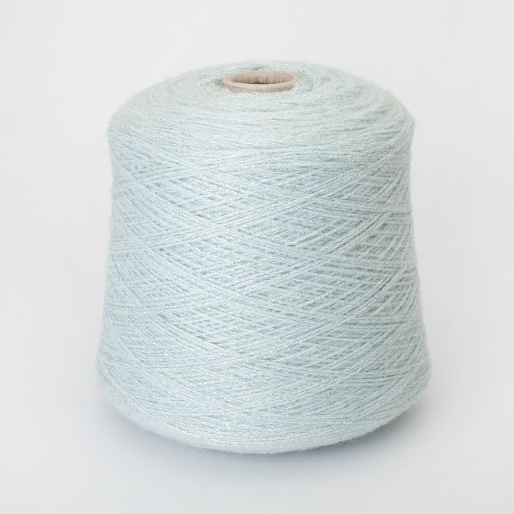 Пряжа Kidlight - кидмохер 65%, люрекс 25%, полиамид 10%    светло-голубой 