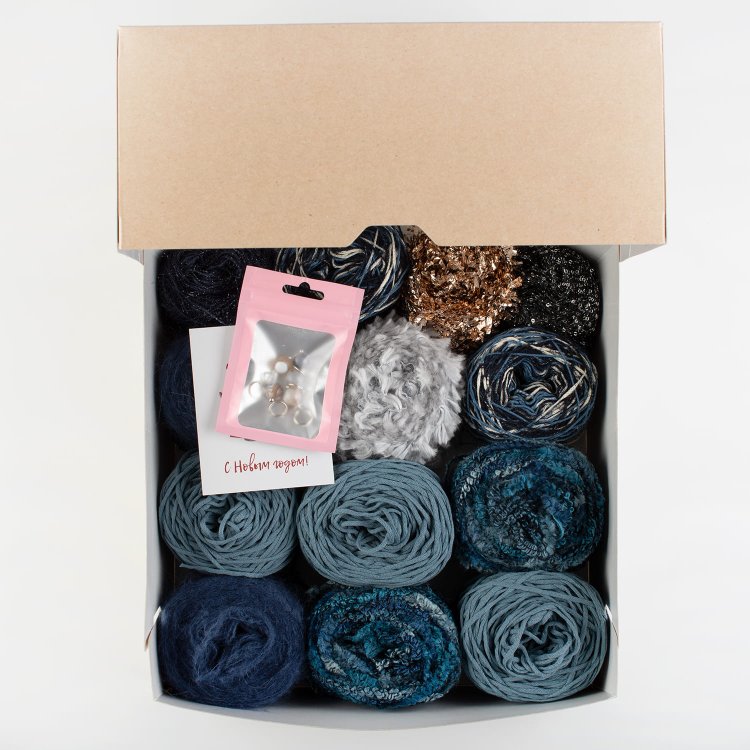 Набор фантазийной пряжи на джемпер