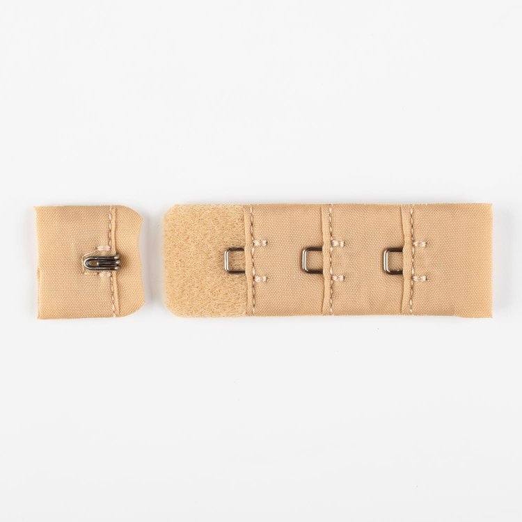 Пряжа La perla - застежки для бюстгальтера песочный с оттенком серого Пряжа La perla - застежки для бюстгальтера песочный с оттенком серого