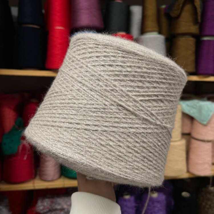 Пряжа Kidlight - кидмохер 65%, люрекс 25%, полиамид 10%    побег папайи 