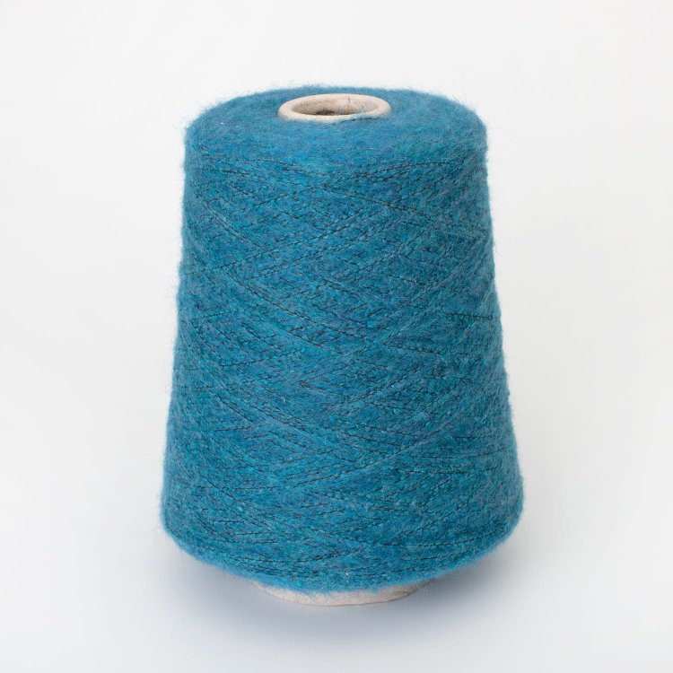 Пряжа Kirk Plume - 52% кашемир, 30% шелк, 18% кид мохер    лазурный 