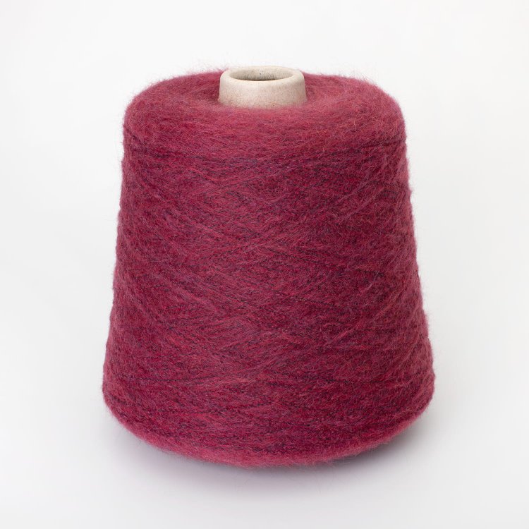 Пряжа Kirk Plume - 52% кашемир, 30% шелк, 18% кид мохер    бургундский 