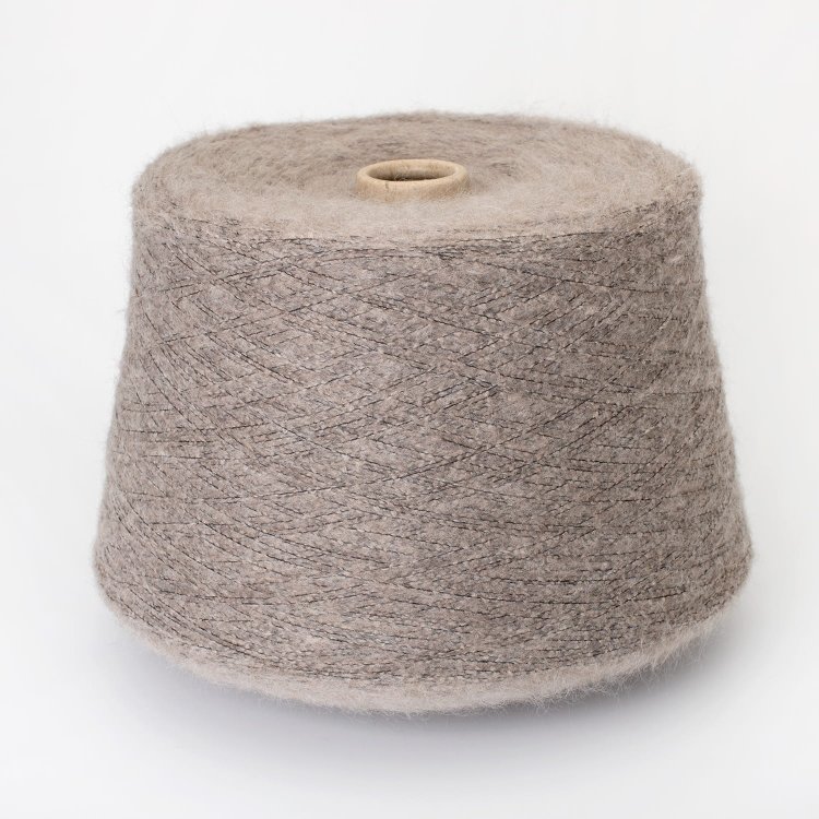 Пряжа Kirk Plume - 52% кашемир, 30% шелк, 18% кид мохер    розово-коричневый с серым 