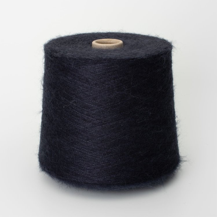 Louvre Ras - альпака 30%, кидмохер 30%, шёлк 40%