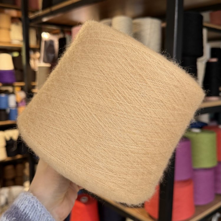 Louvre Ras - альпака 30%, кидмохер 30%, шёлк 40%