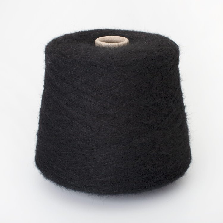 Пряжа Kirk Plume - 52% кашемир, 30% шелк, 18% кид мохер      черный 