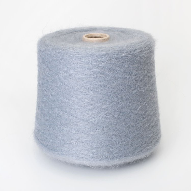 Пряжа It Mohair - кидмохер 70%, полиамид 30%    бледно-васильковый с серым 