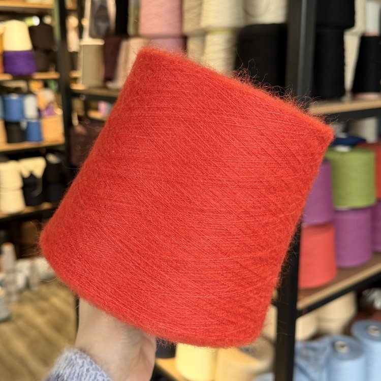 Louvre Ras - альпака 30%, кидмохер 30%, шёлк 40%