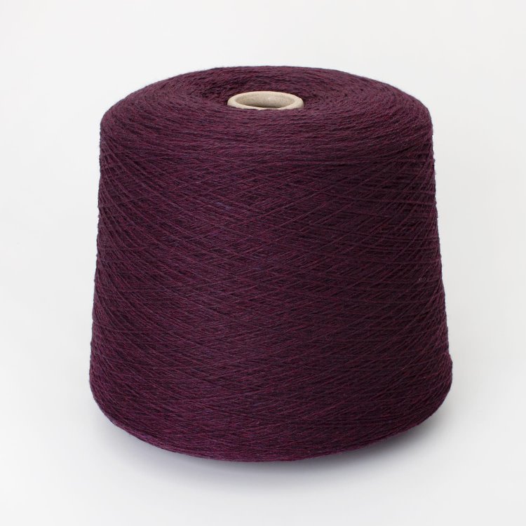 Пряжа Ninetyfive Rev - кашемир 95%, меринос 5% тёмно-баклажановый Пряжа Ninetyfive Rev - кашемир 95%, меринос 5% тёмно-баклажановый