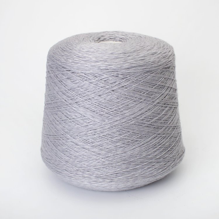 Пряжа Merinoseta - шёлк 30%, меринос 70%    светло-серый с сиреневым оттенком 