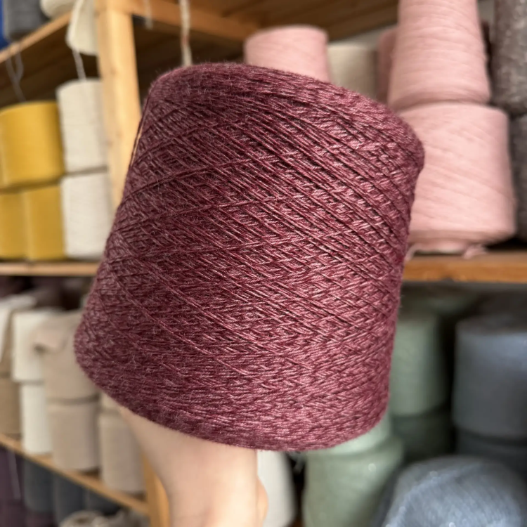 Пряжа Merinoseta - шёлк 30%, меринос 70%    вино 