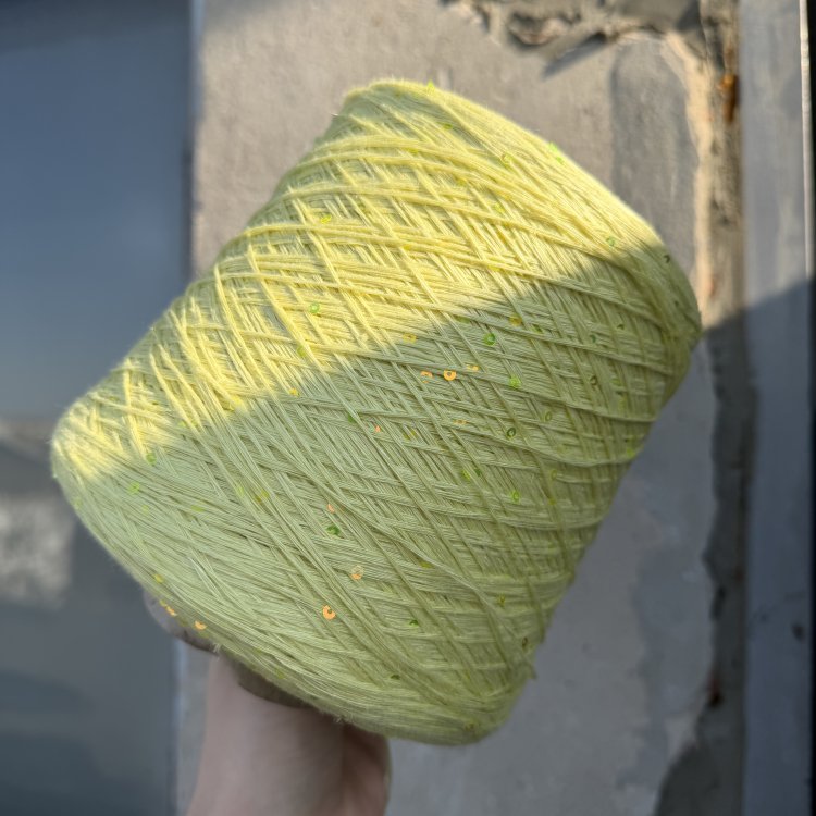 Пряжа Lino + Pailettes - лён с пайетками 100%    бледно-жёлтый 