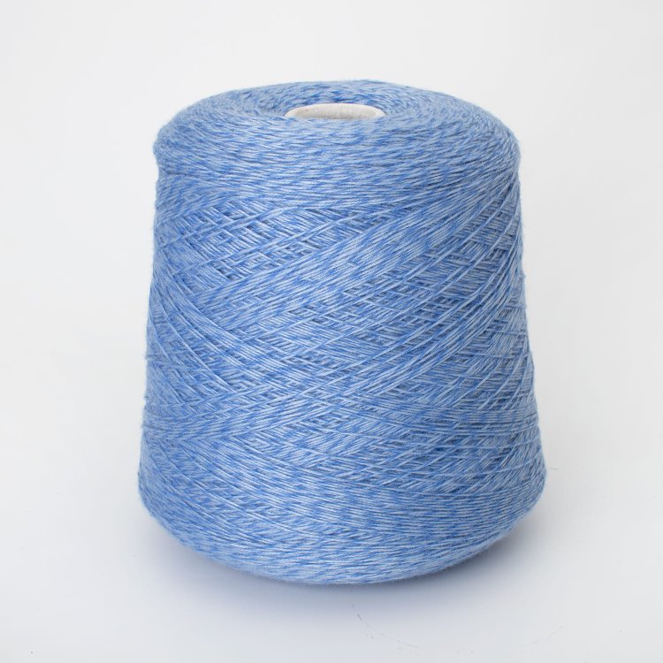 Пряжа Merinoseta - шёлк 30%, меринос 70%     цвет флага оон 