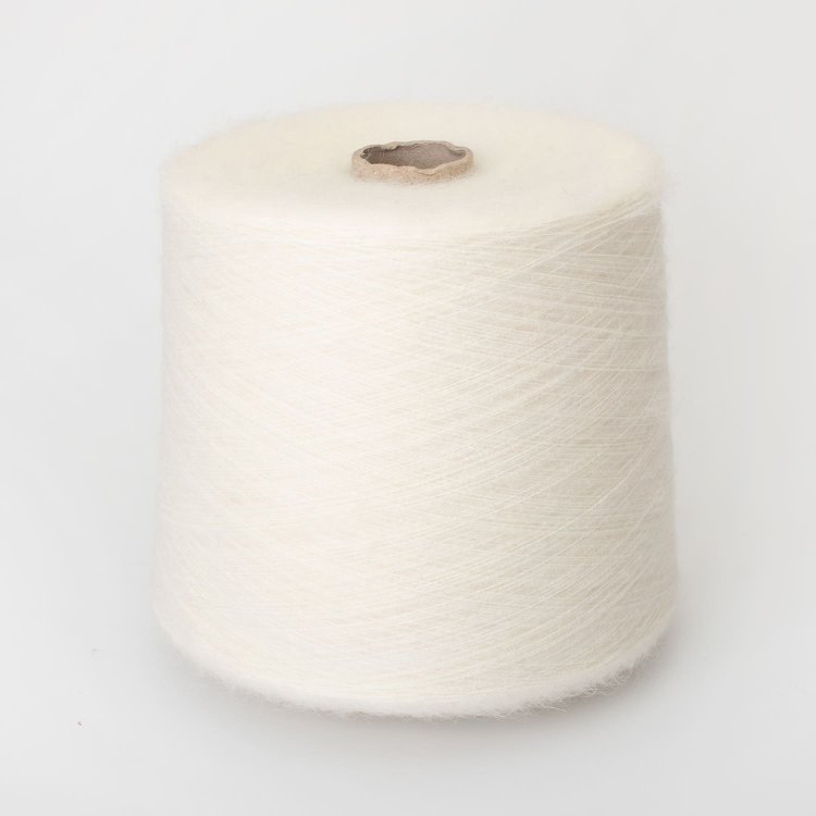 Paradise - кид мохер 35%, меринос 35%, полиакрил 27%, эластан 3%