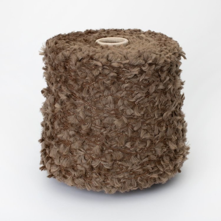 Пряжа Arcaico - супер кид мохер 32%, меринос 4%, полиамид 52%, полиамид 12% бледно-коричневый Пряжа Arcaico - супер кид мохер 32%, меринос 4%, полиамид 52%, полиамид 12% бледно-коричневый