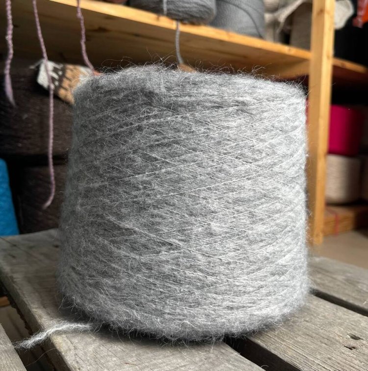 Paradise - кид мохер 35%, меринос 25%, полиамид 38%, эластан 2%