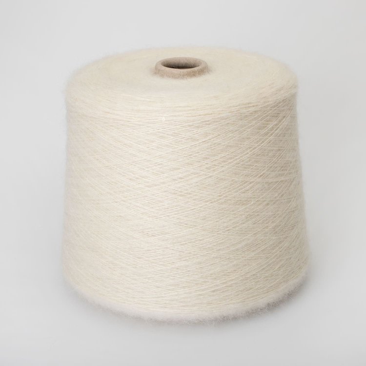 KidSilk Paillettes- кид мохер 63%, шёлк 27%, хлопок 7%, пайетки 3%