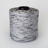 Hype - шёлк 10%, лён 20%, хлопок 70% 