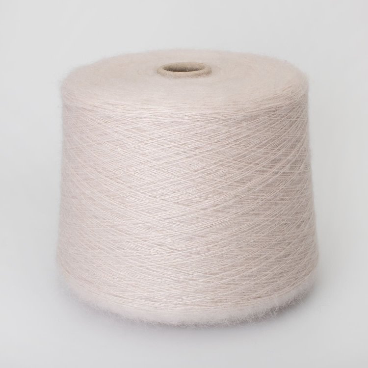 KidSilk Paillettes- кид мохер 63%, шёлк 27%, хлопок 7%, пайетки 3%