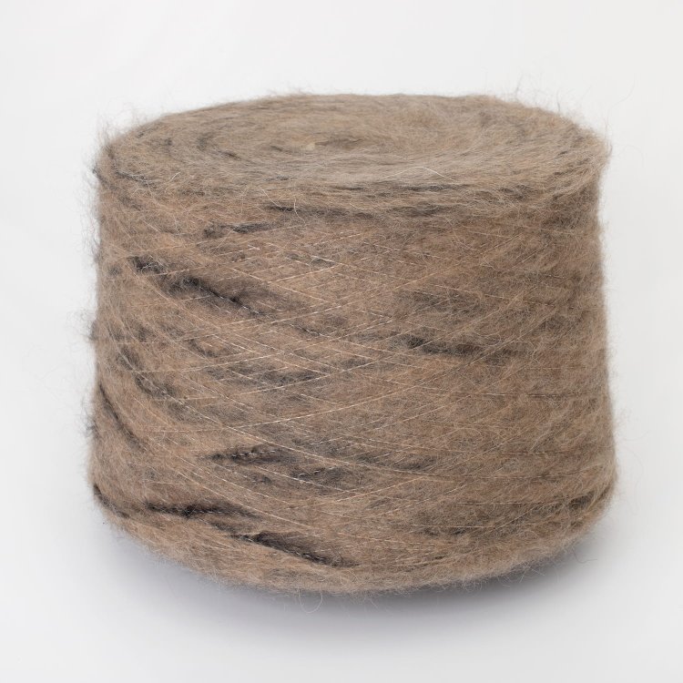 Pongo - супер кид мохер 16%, меринос 16%, полиакрил 49%, полиамид 17%, эластан 2%