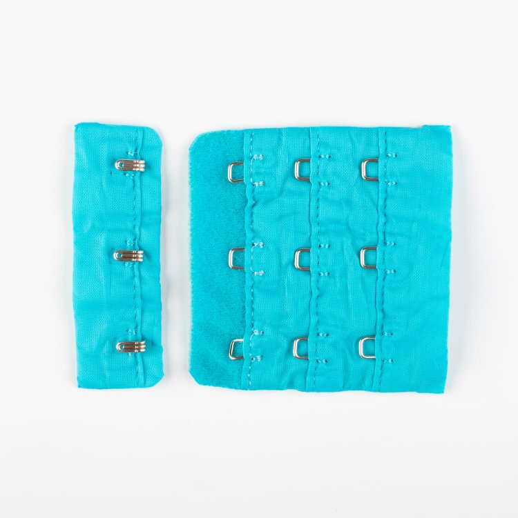 Пряжа La perla - застежки для бюстгальтера ярко-бирюзовый Пряжа La perla - застежки для бюстгальтера ярко-бирюзовый