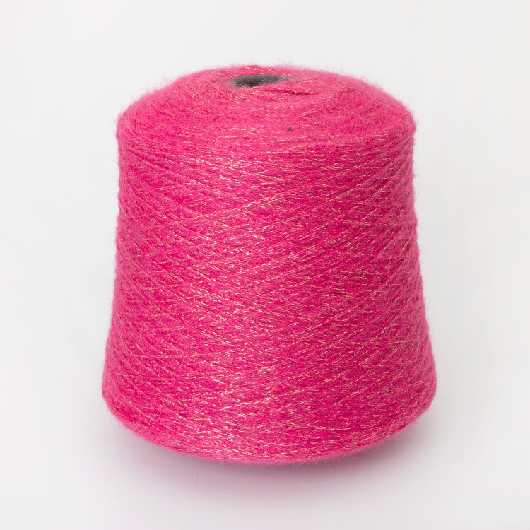 Пряжа Kidlight - кидмохер 65%, люрекс 25%, полиамид 10% глубокий розовый Пряжа Kidlight - кидмохер 65%, люрекс 25%, полиамид 10% глубокий розовый