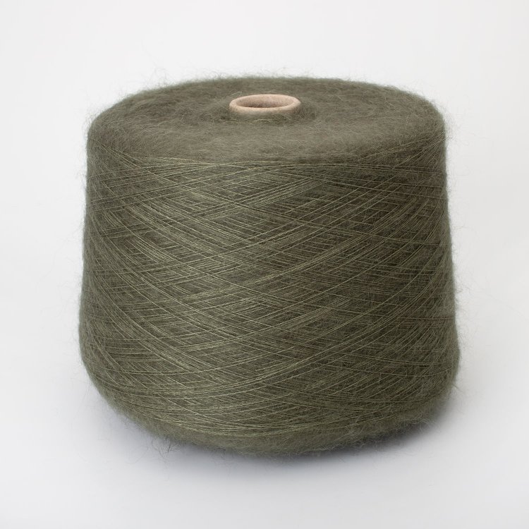 Пряжа Kid Silk - кид мохер 70%, шёлк 30%    тёмно-оливковый 