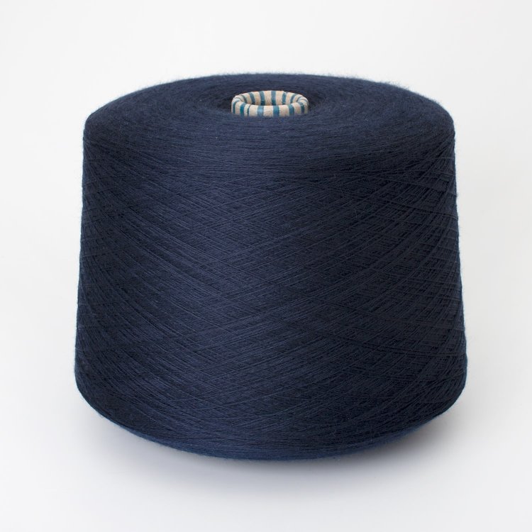 Пряжа Cashwool - меринос 100% темно-синий Пряжа Cashwool - меринос 100% темно-синий