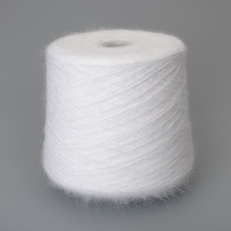 Пряжа Angora Spiky - ангора 80%, полиамид 20% белый Пряжа Angora Spiky - ангора 80%, полиамид 20% белый